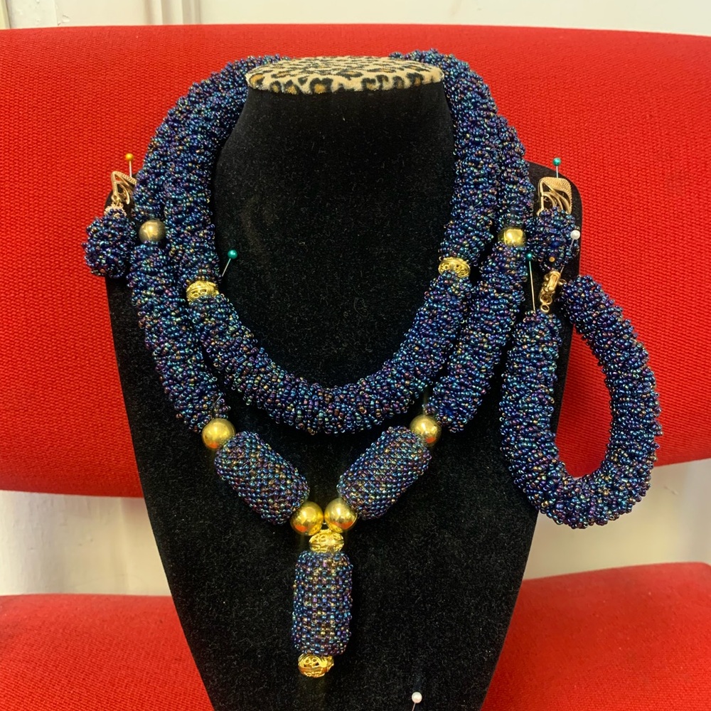 Elegant Blue and Gold Beaded Necklace Set
